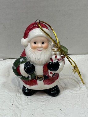 VTG Hand Painted Ceramic Santa Claus Christmas Wreath Presents Ornament Decor